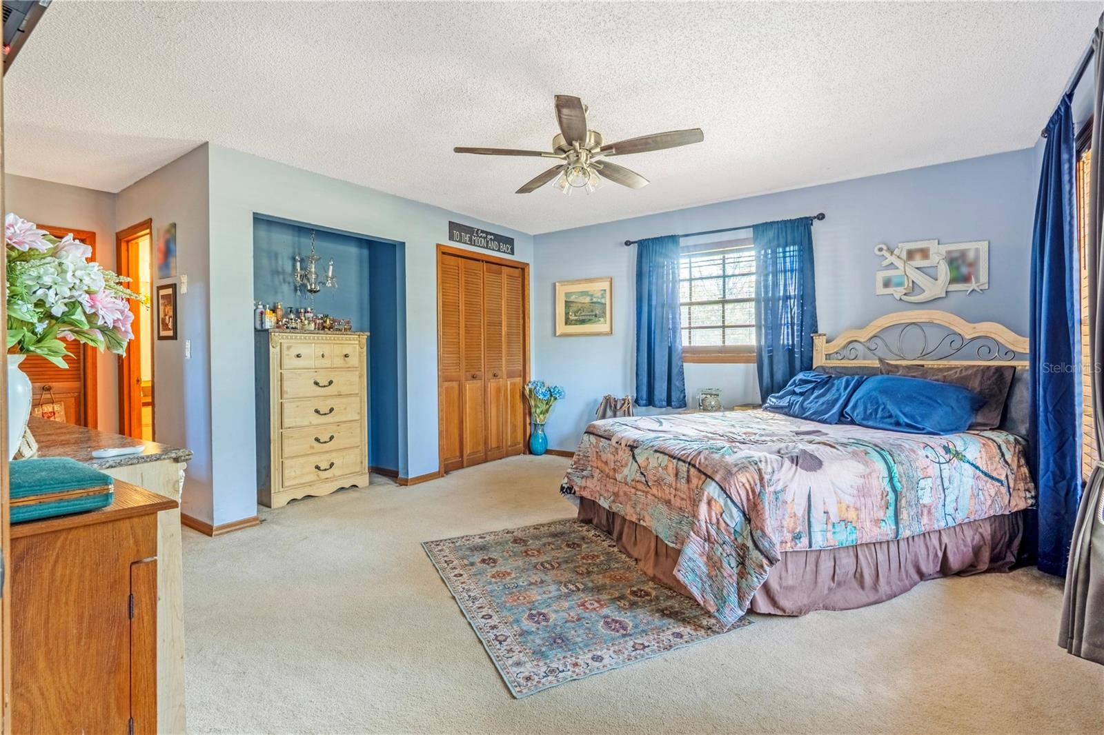 COUNTRY CLUB MANOR - Residential