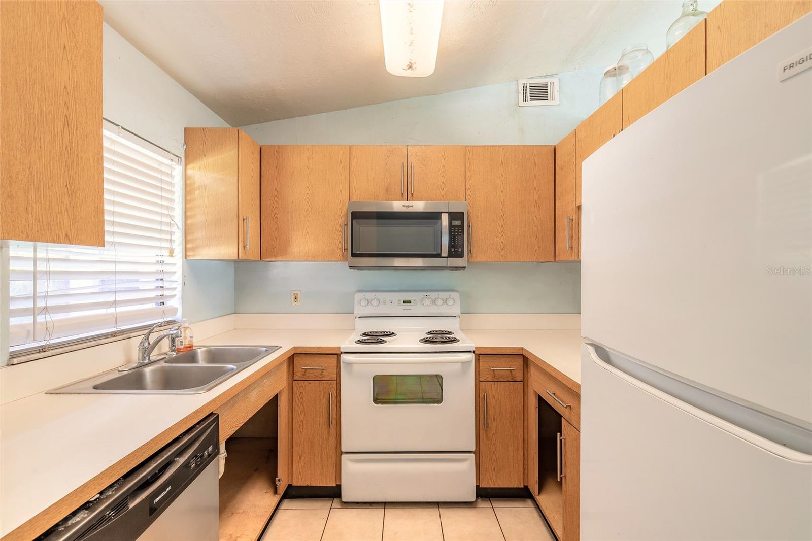 RIVIERA VILLAGE - Residential