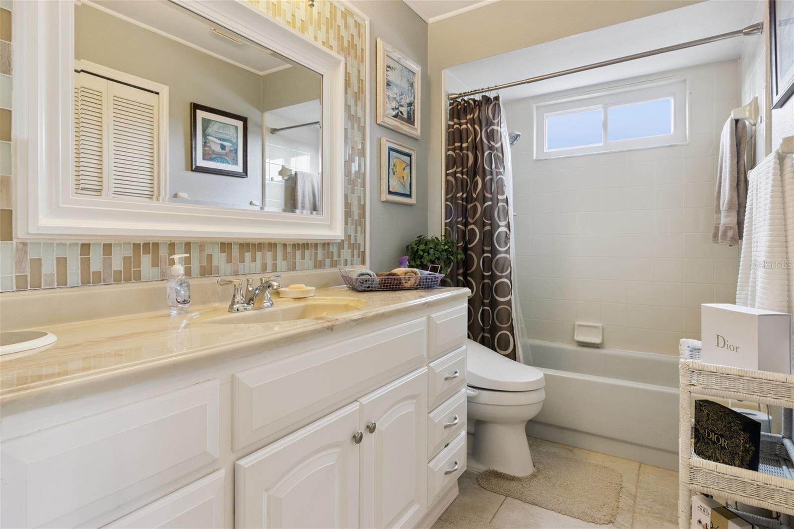 LINDFIELDS UNIT 3 - Residential