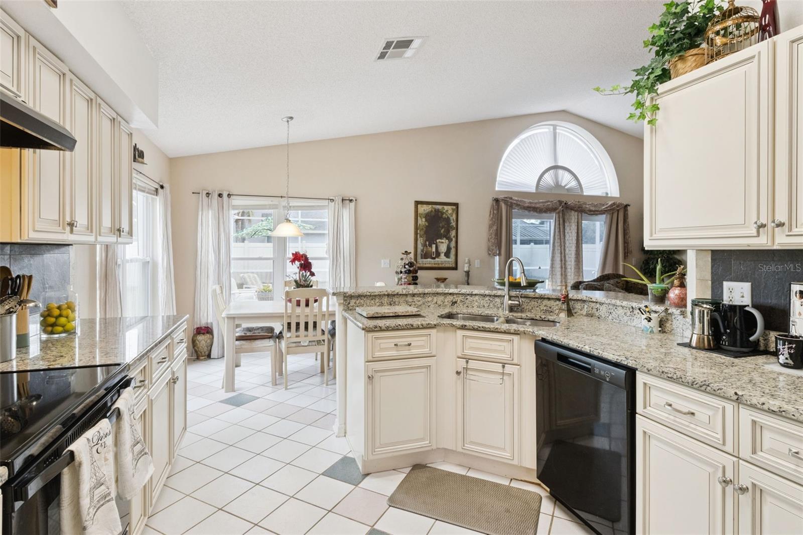 LINDFIELDS UNIT 3 - Residential