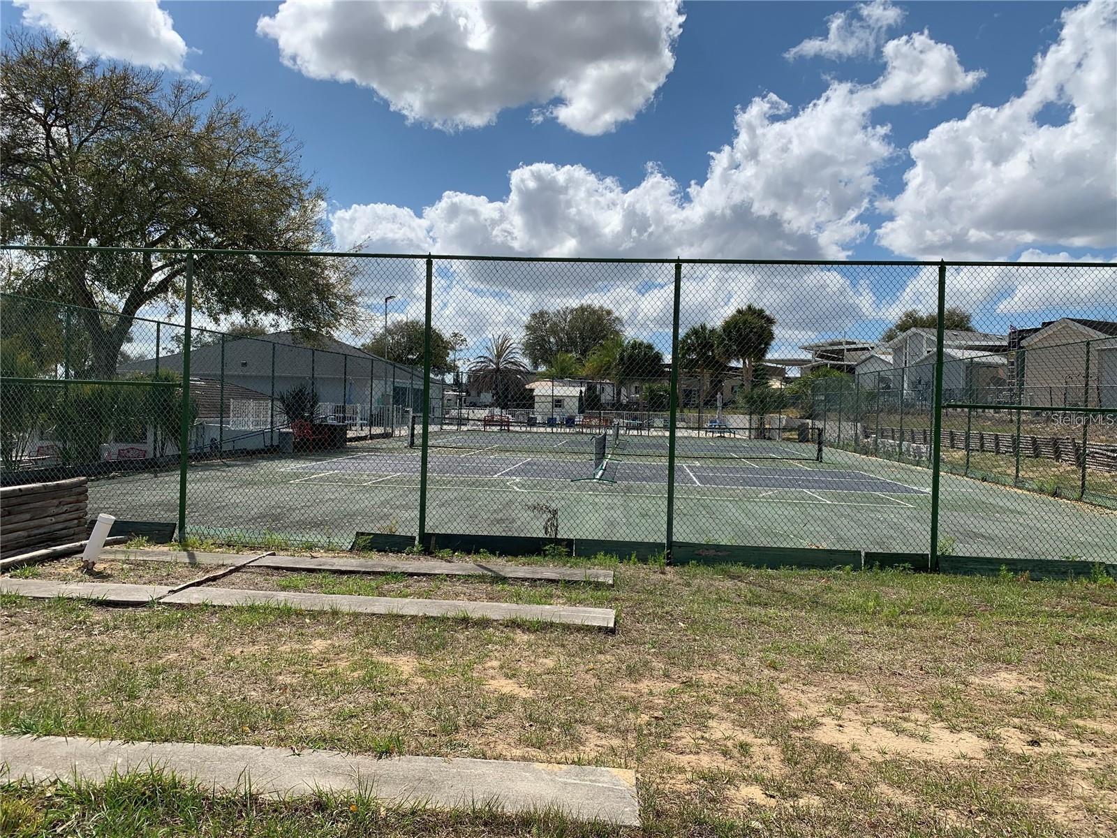 DEER CREEK GOLF & TENNIS RV RESORT PH 02 - Residential Lease