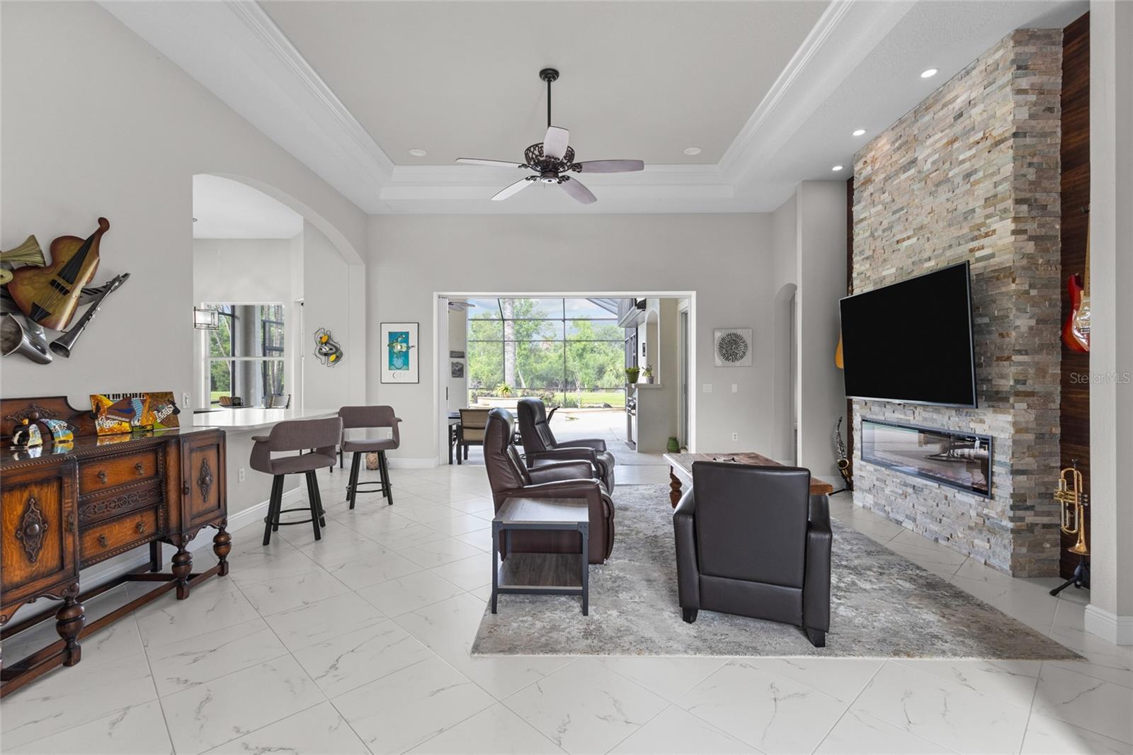 7622 DESERT INN WAY