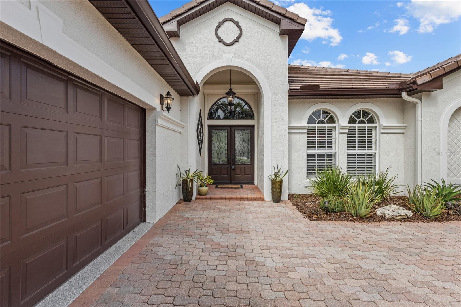 7622 DESERT INN WAY