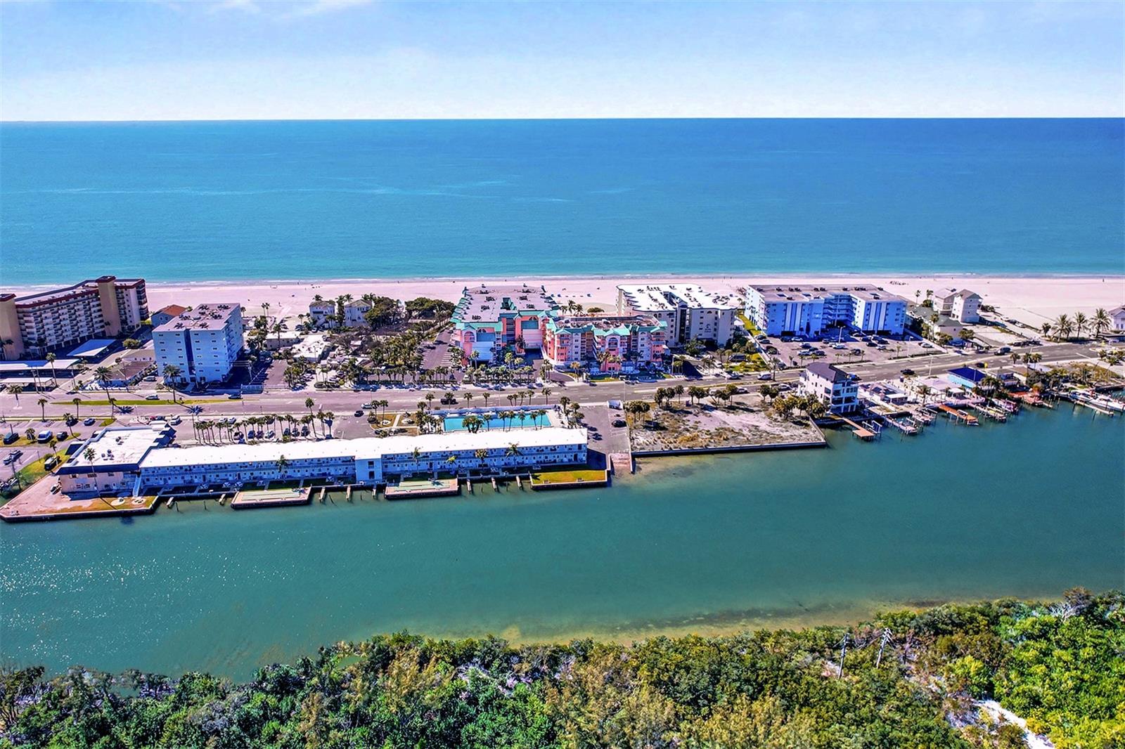 BEACH COTTAGE CONDO - Residential