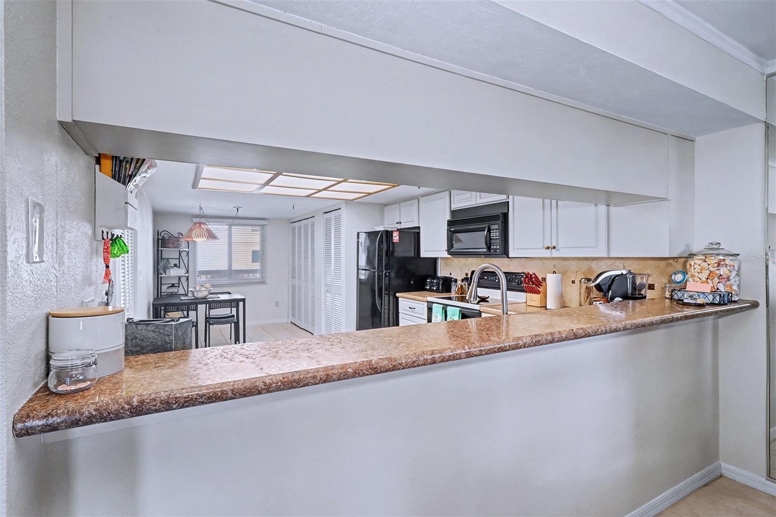 BEACH COTTAGE CONDO - Residential