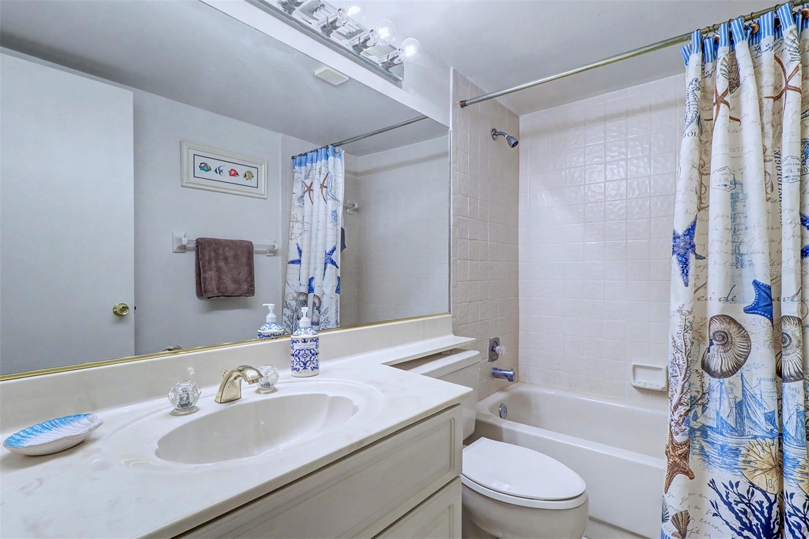 BEACH COTTAGE CONDO - Residential