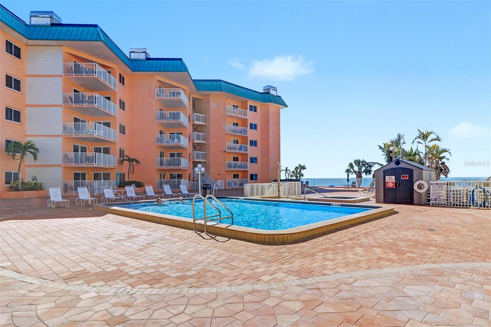 BEACH COTTAGE CONDO - Residential