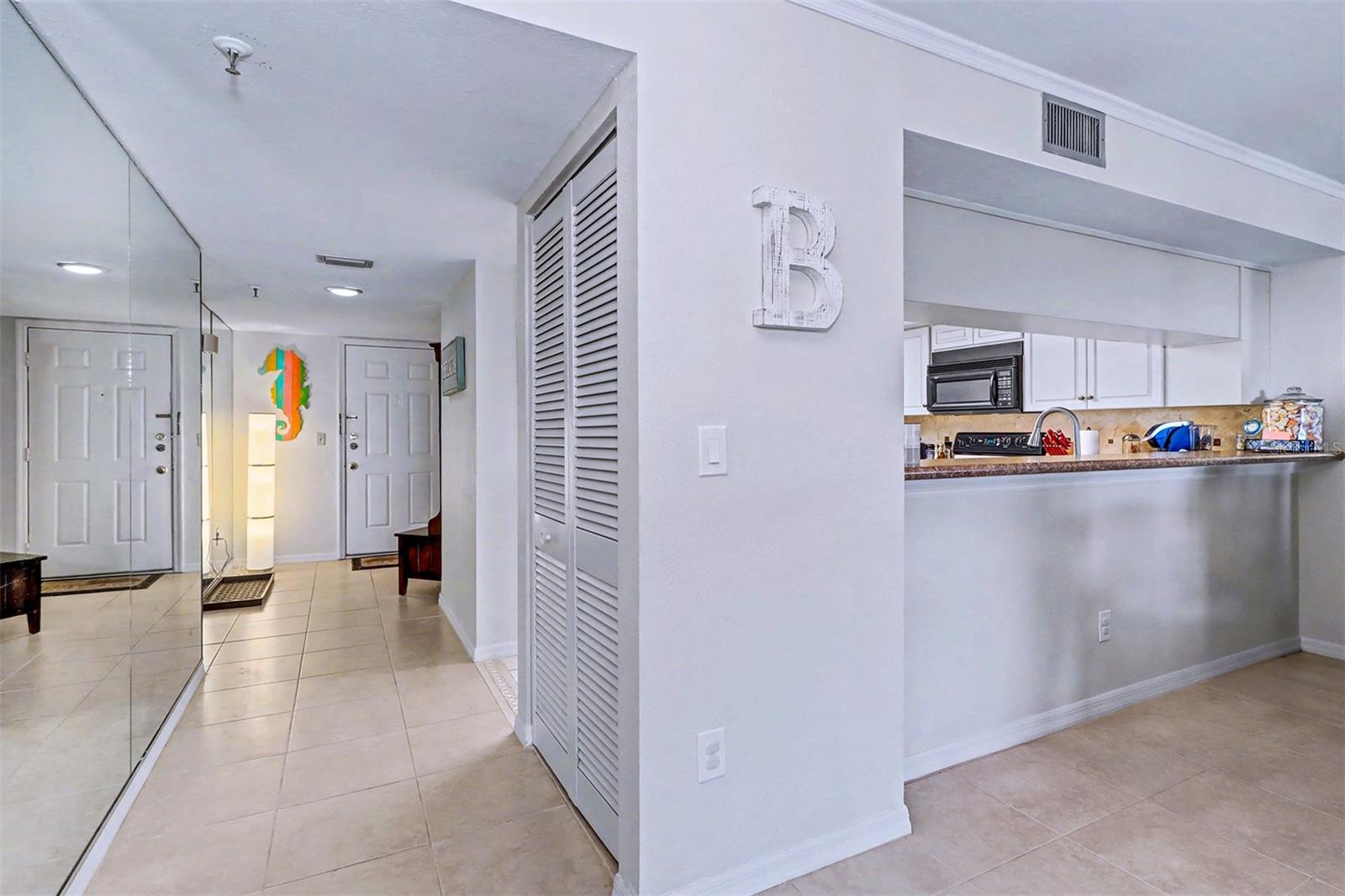 BEACH COTTAGE CONDO - Residential