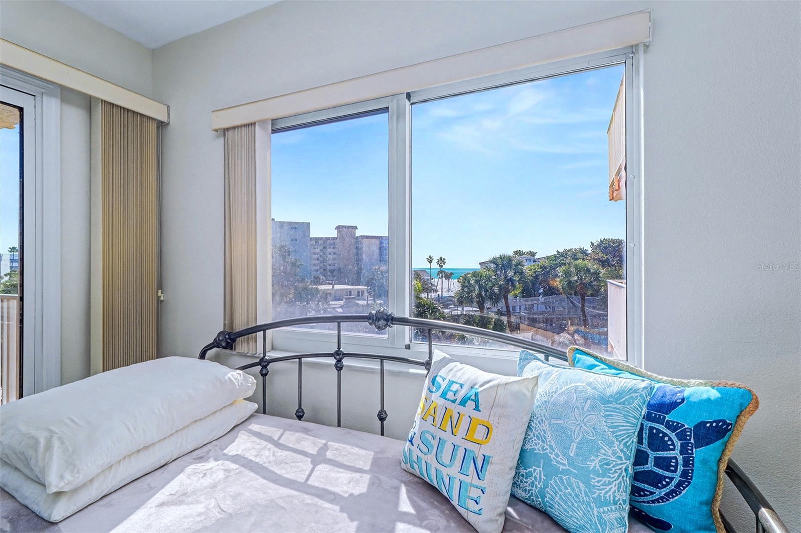 BEACH COTTAGE CONDO - Residential