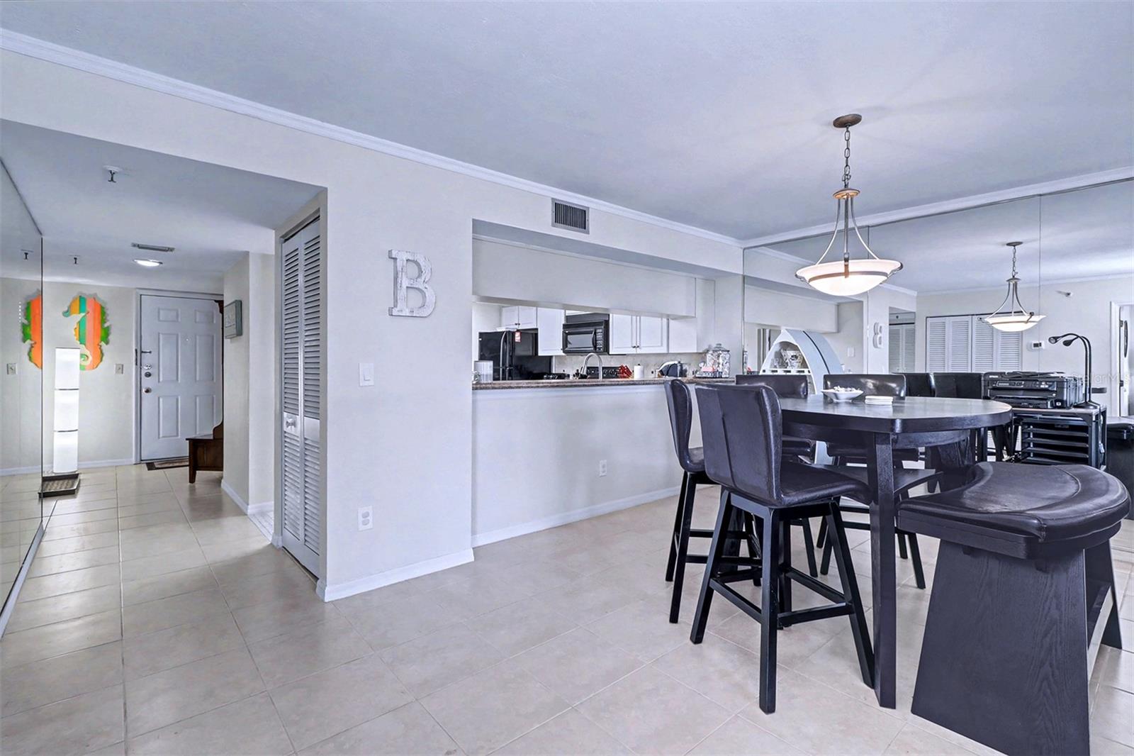 BEACH COTTAGE CONDO - Residential