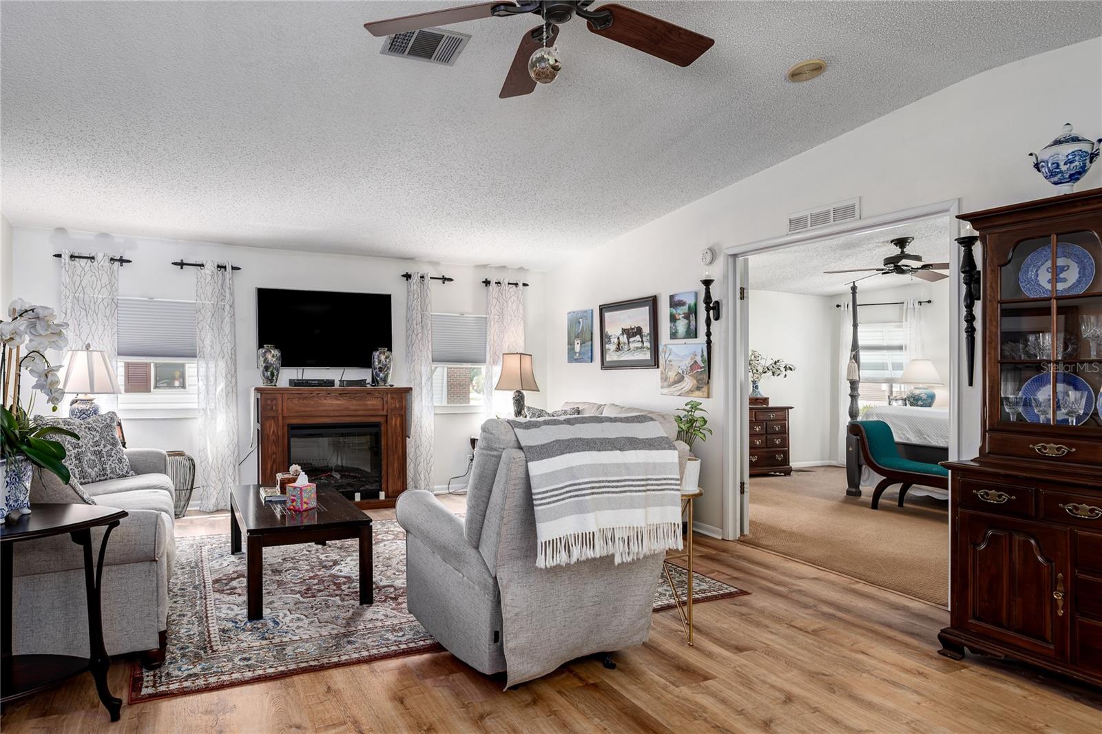 IMPERIAL LAKES ESTATES UNIT III - Residential