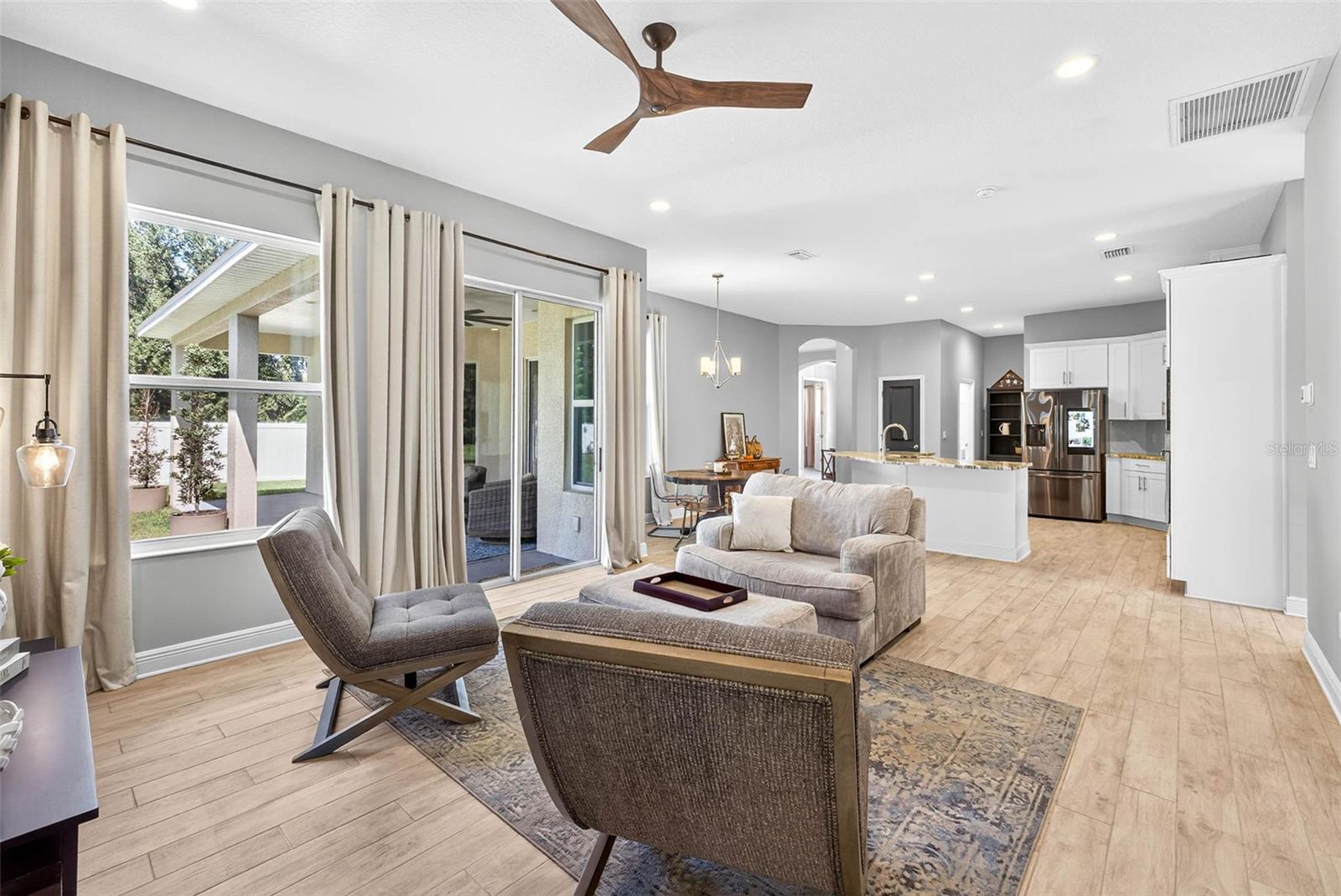 LAKE THOMAS POINTE - Residential