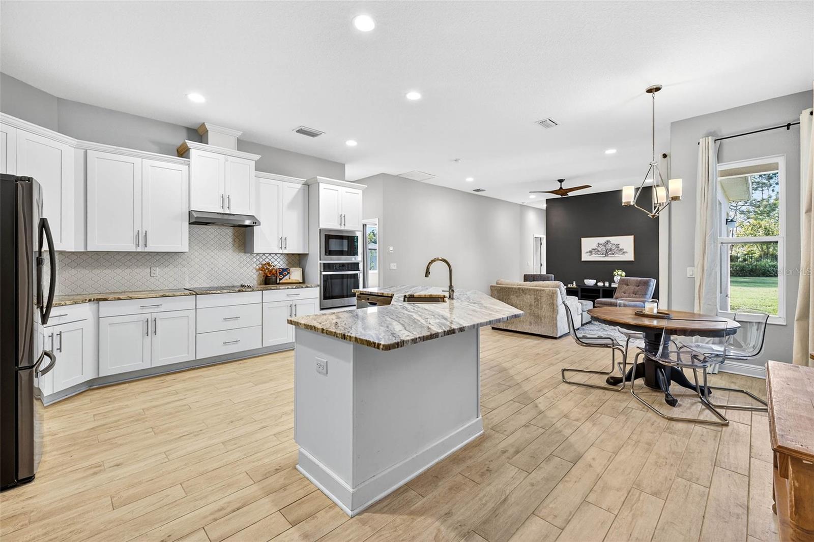 LAKE THOMAS POINTE - Residential