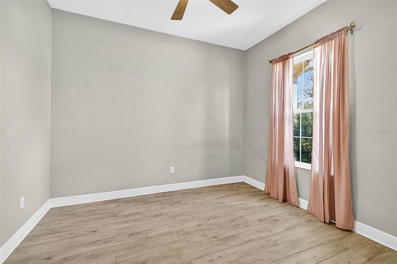 LAKE THOMAS POINTE - Residential