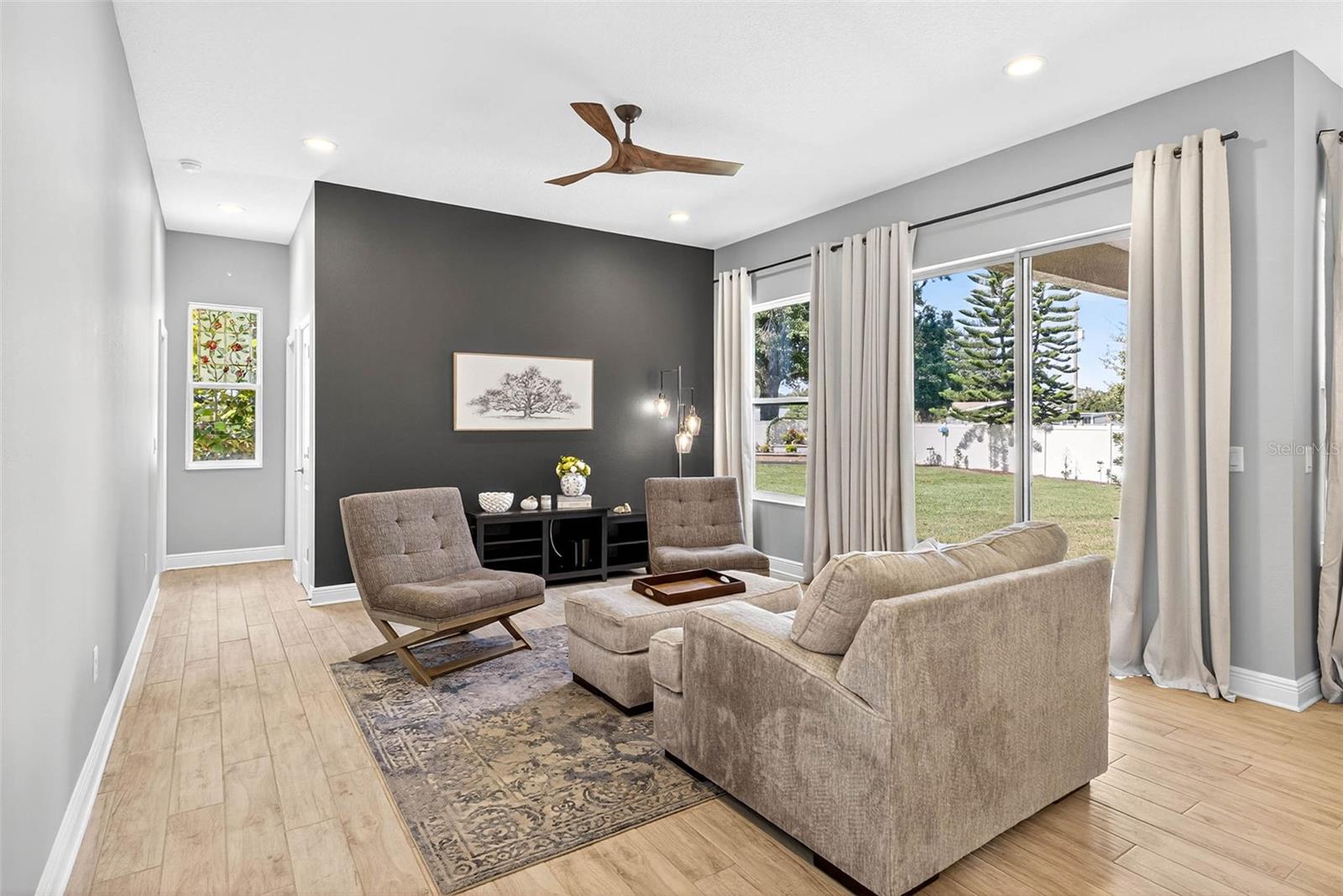 LAKE THOMAS POINTE - Residential