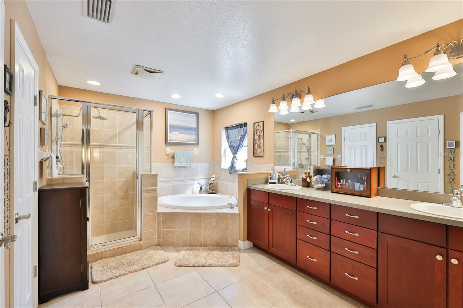 SUNDANCE UNIT 4 - Residential