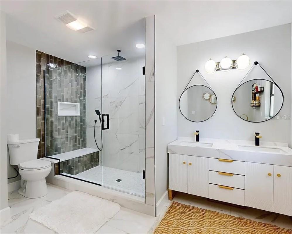 GOLDEN HILLS TURF & COUNTRY CLUB - Residential