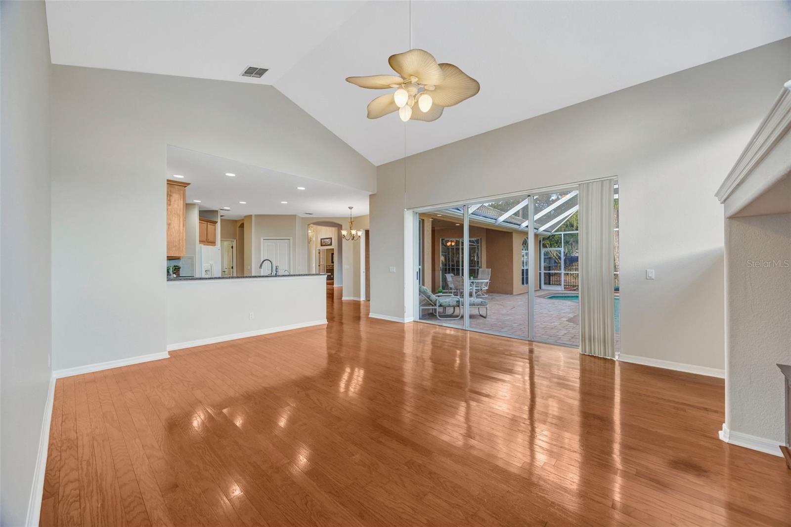 RIVER HILLS COUNTRY CLUB PARCE - Residential