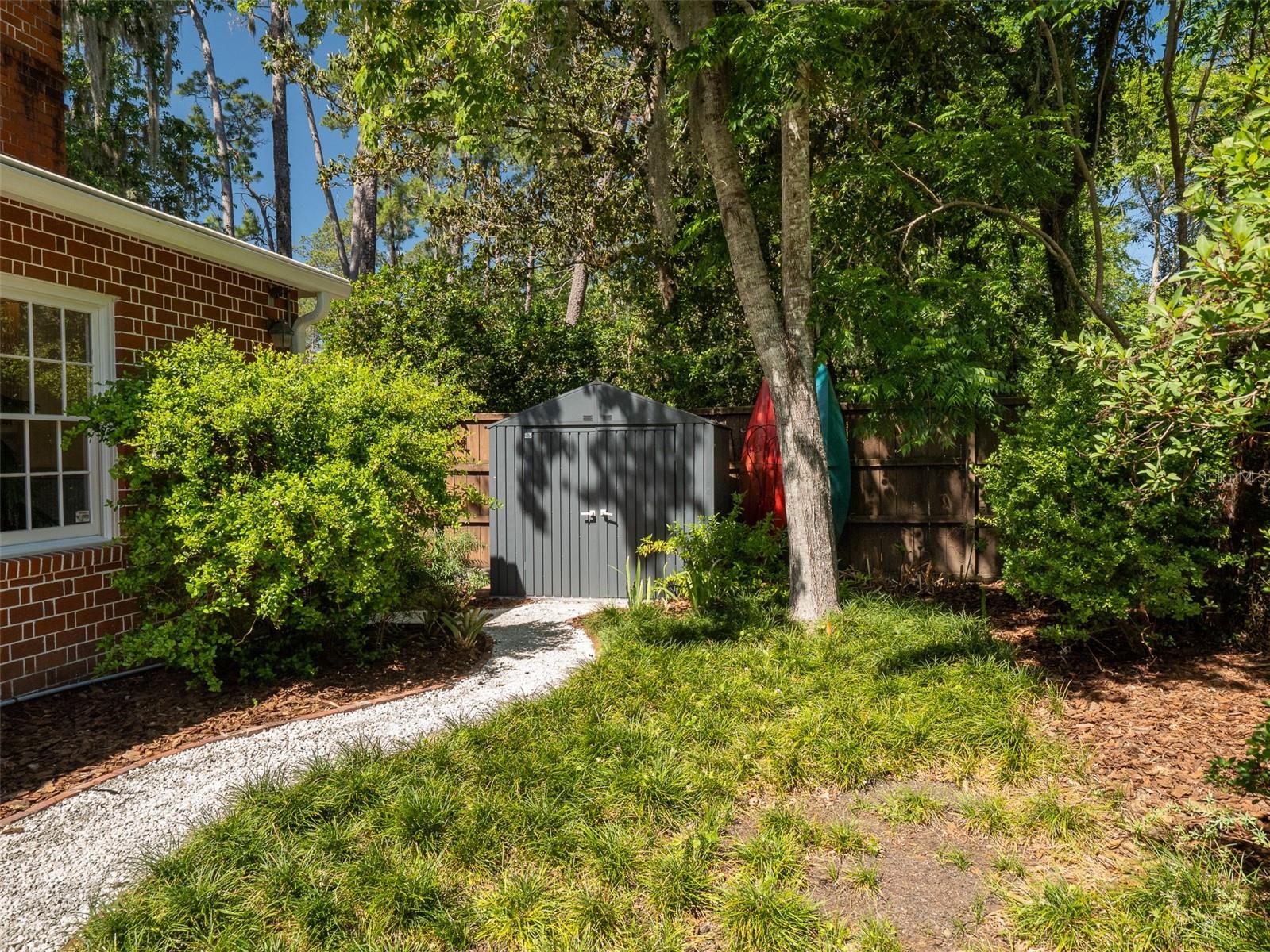 STRINGFELLOW/BROOME - Residential