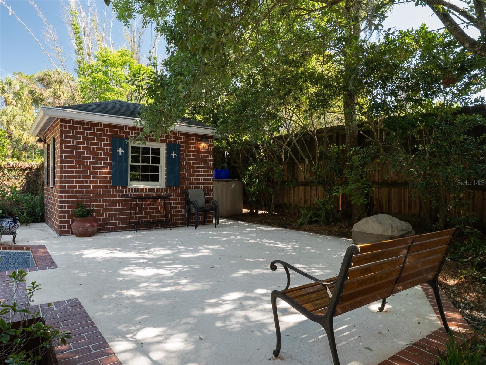 STRINGFELLOW/BROOME - Residential