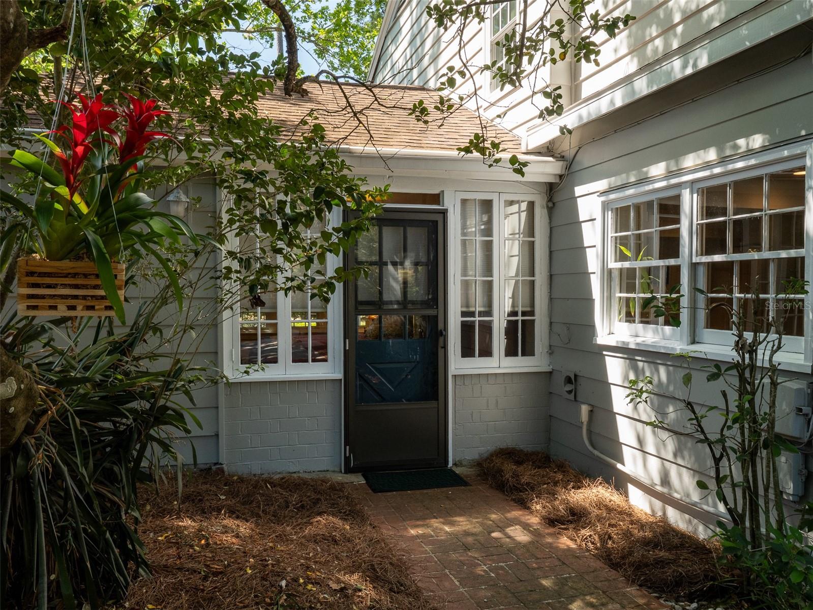 STRINGFELLOW/BROOME - Residential