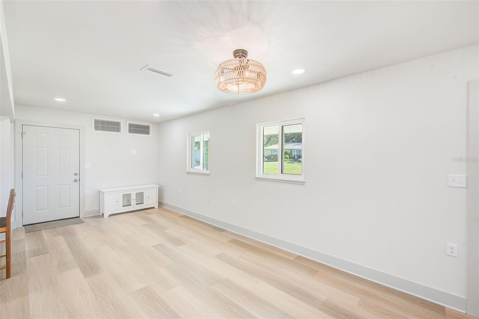 362 GATEWOOD DRIVE