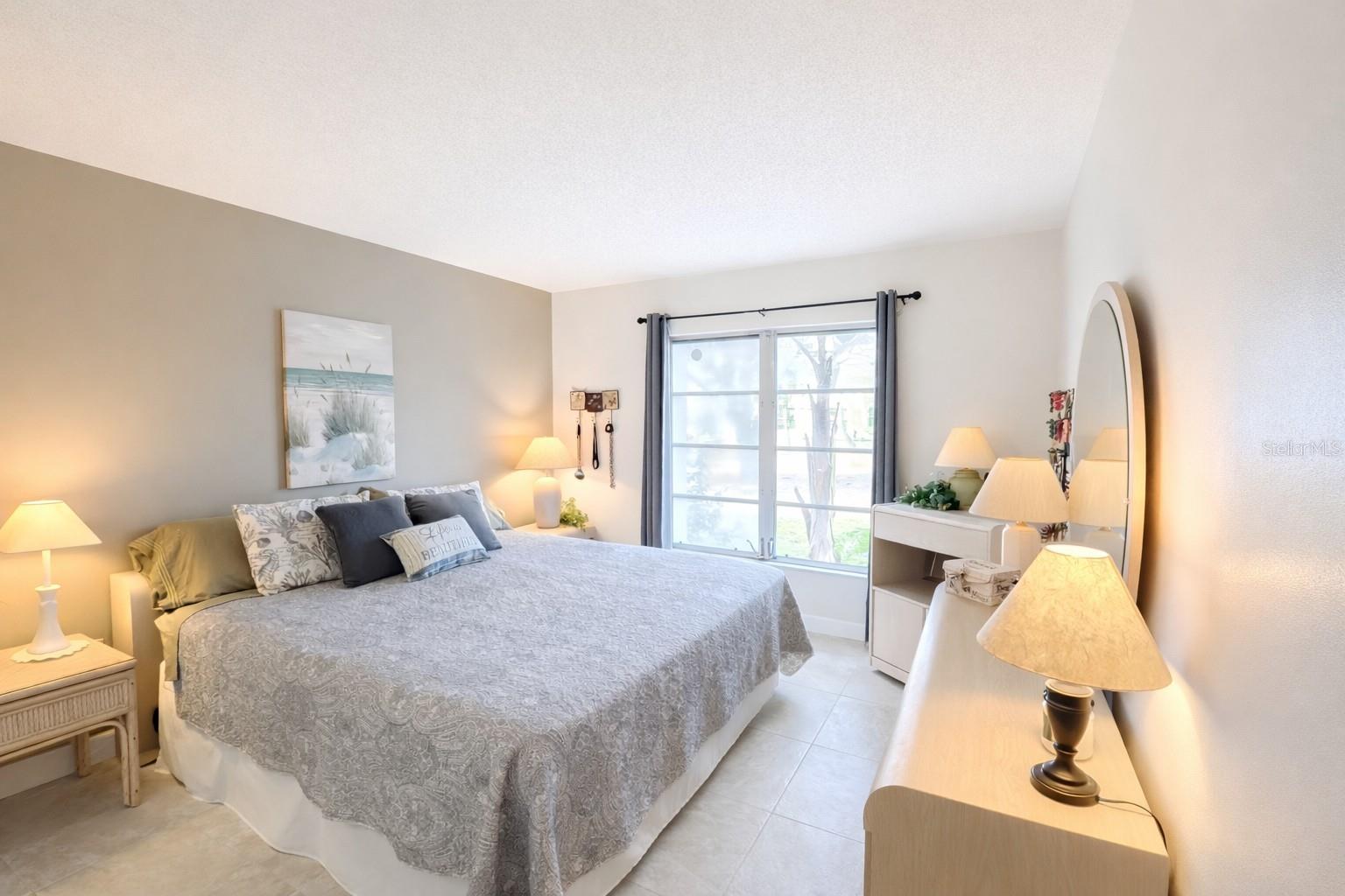 ESSEX HOUSE - Residential