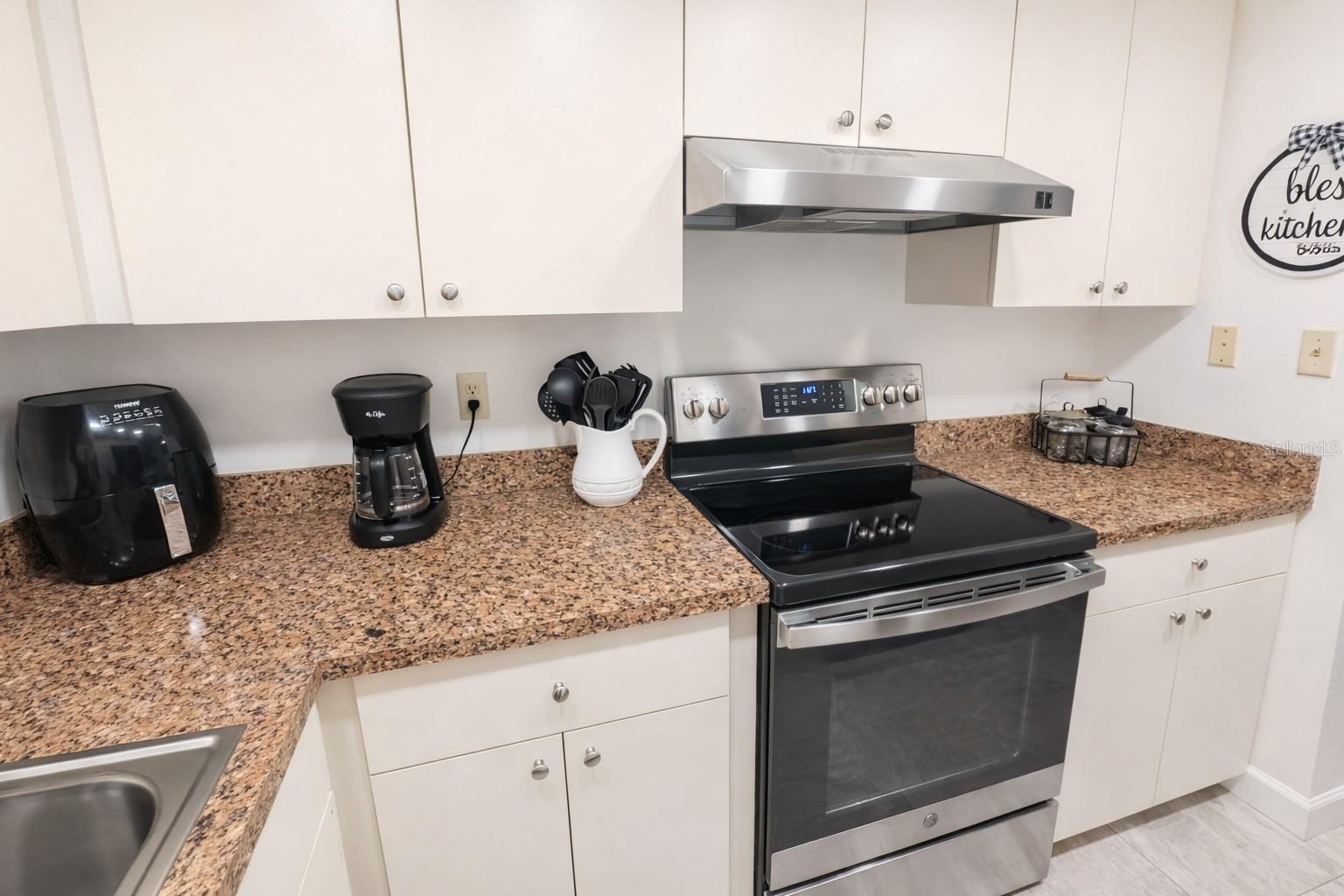 ESSEX HOUSE - Residential