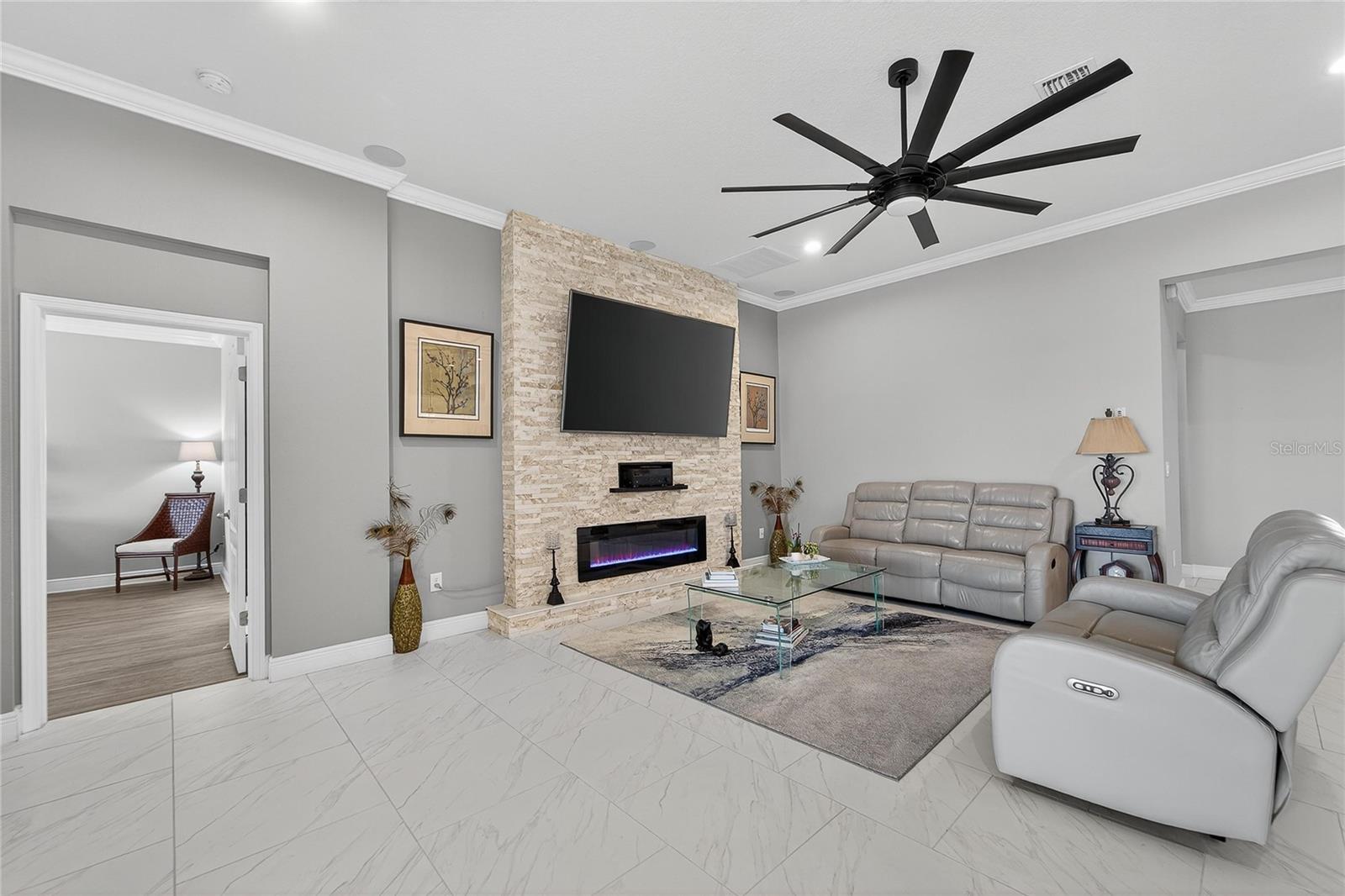 LUCAYA LAKE CLUB PH 2C - Residential