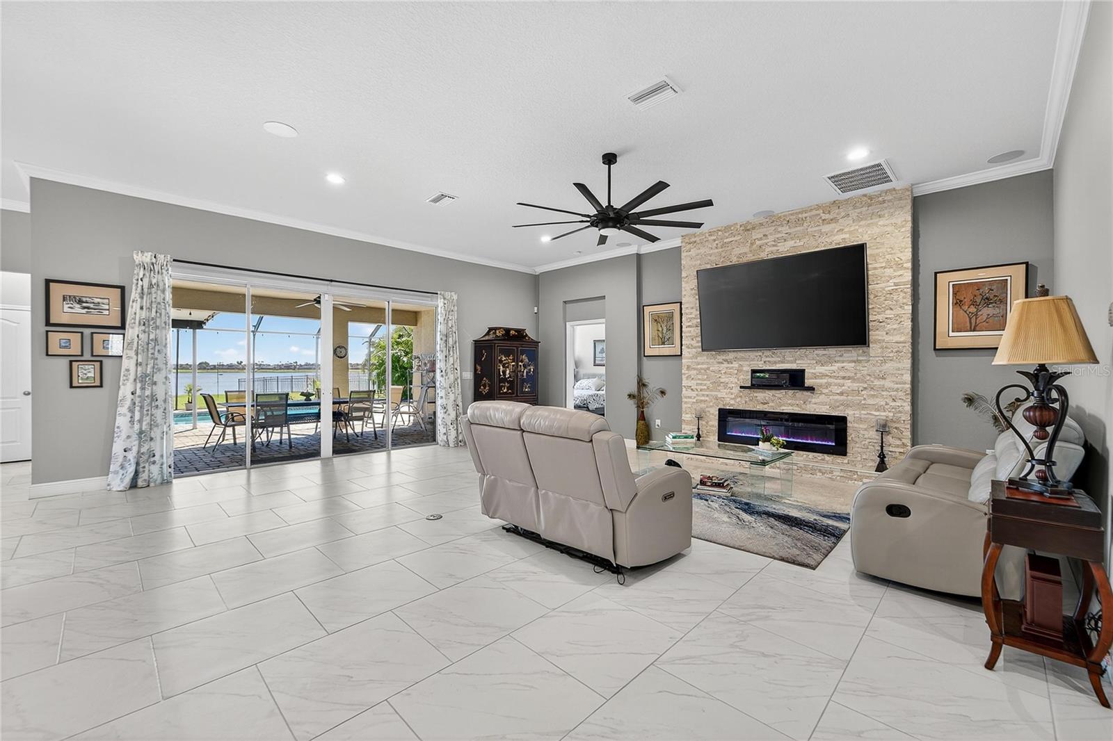 LUCAYA LAKE CLUB PH 2C - Residential