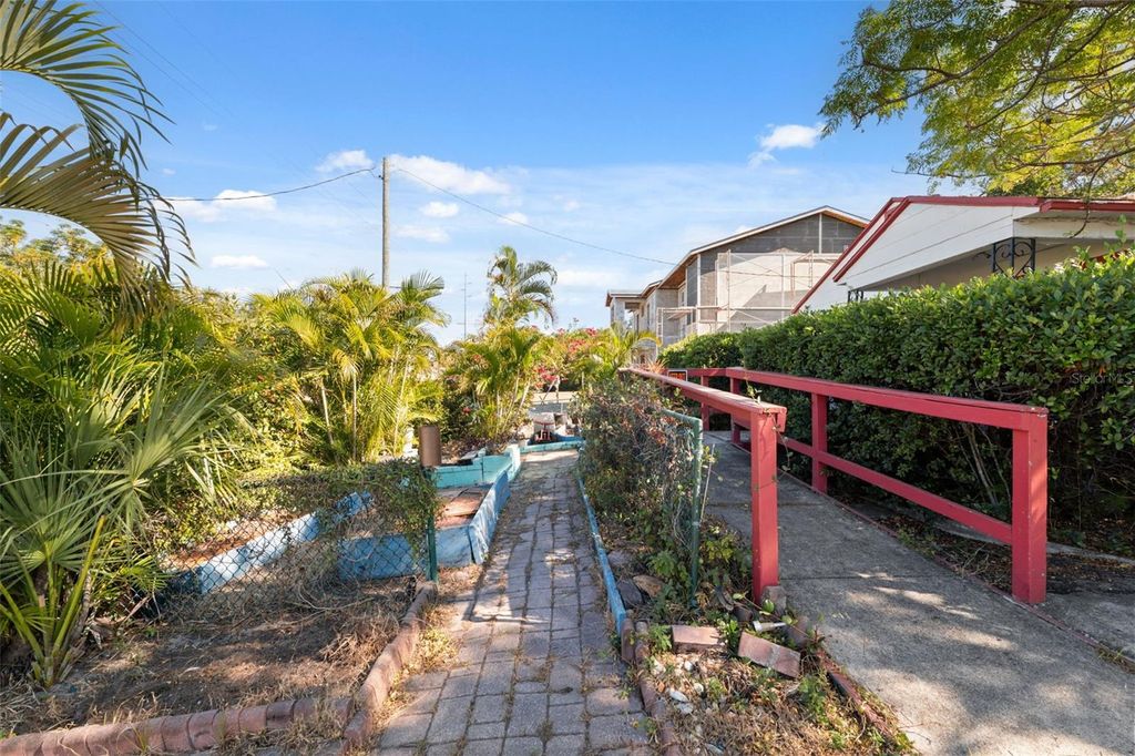 Photo of 1916 W Grace Street, Tampa, FL 33607 (MLS # TB8445100)