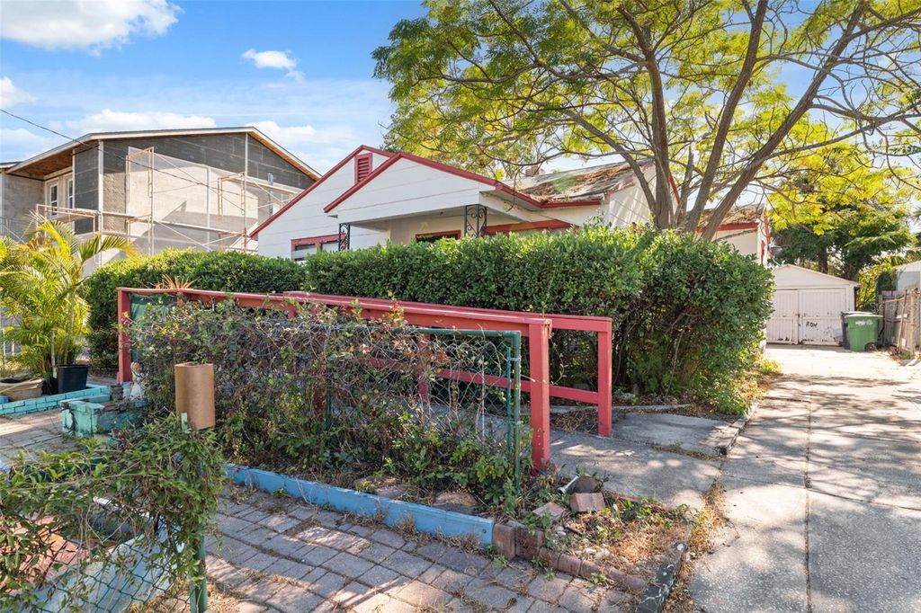 Photo of 1916 W Grace Street, Tampa, FL 33607 (MLS # TB8445100)