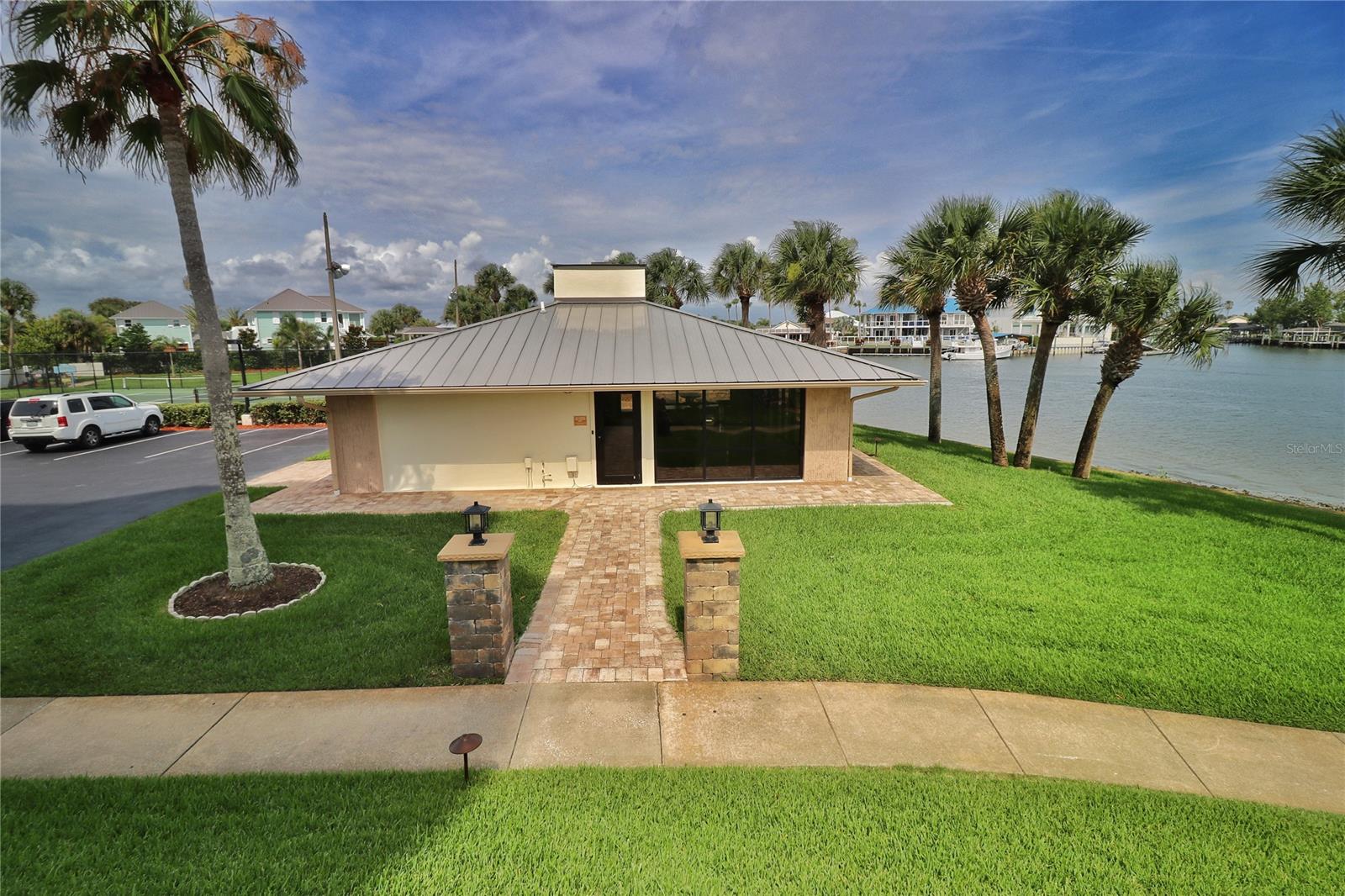 Diamond Head Point Condo - Residential