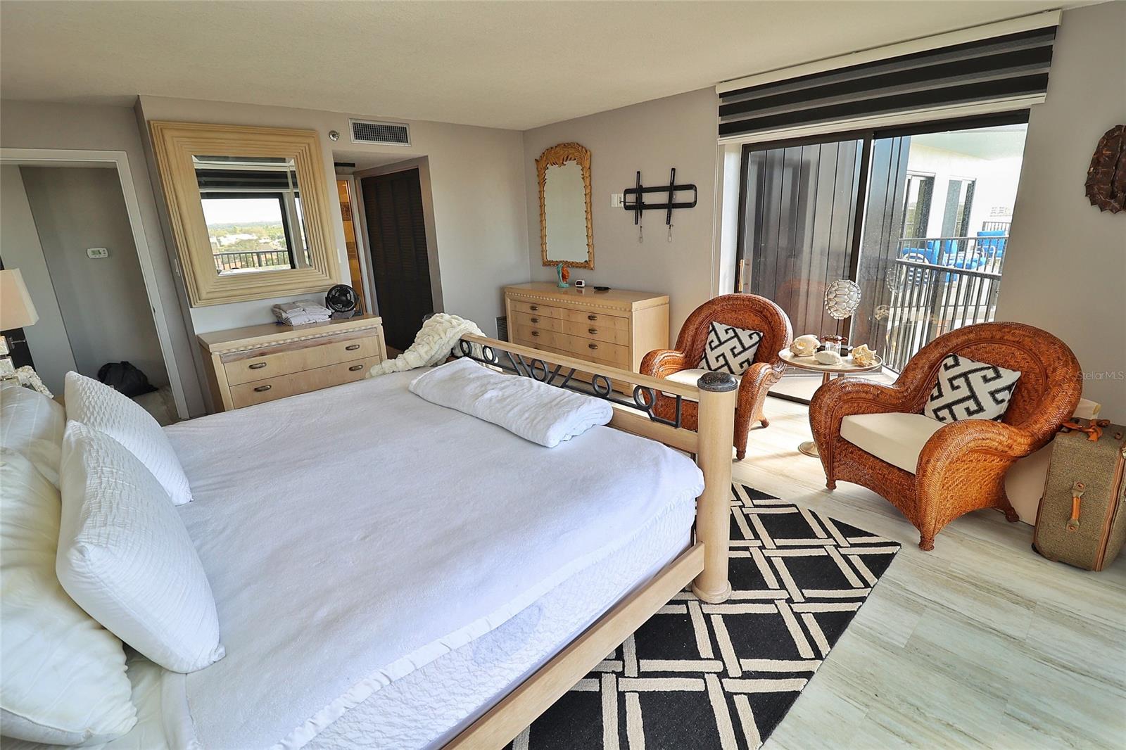 Diamond Head Point Condo - Residential