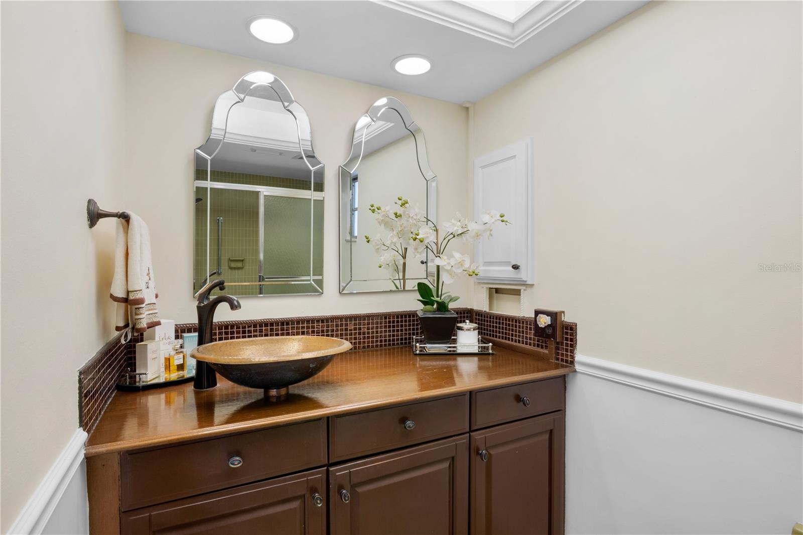 VILLAGE GREEN FOREST LAKE 14 - Residential