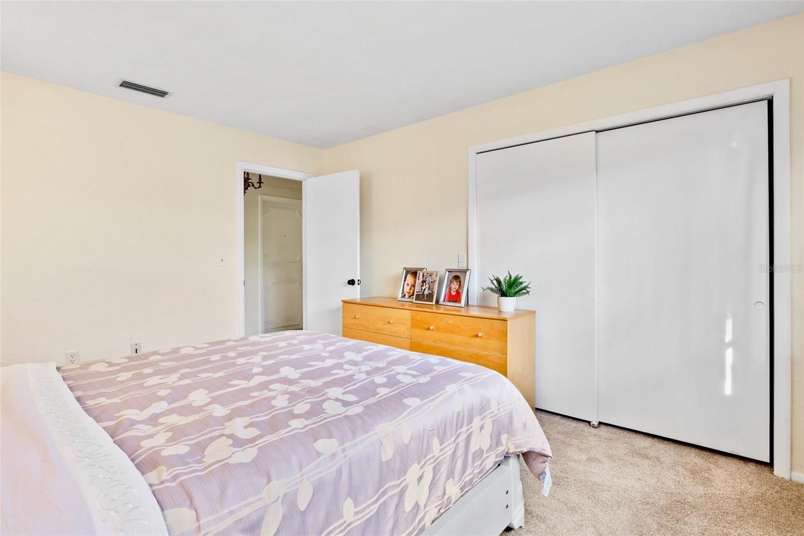 VILLAGE GREEN FOREST LAKE 14 - Residential