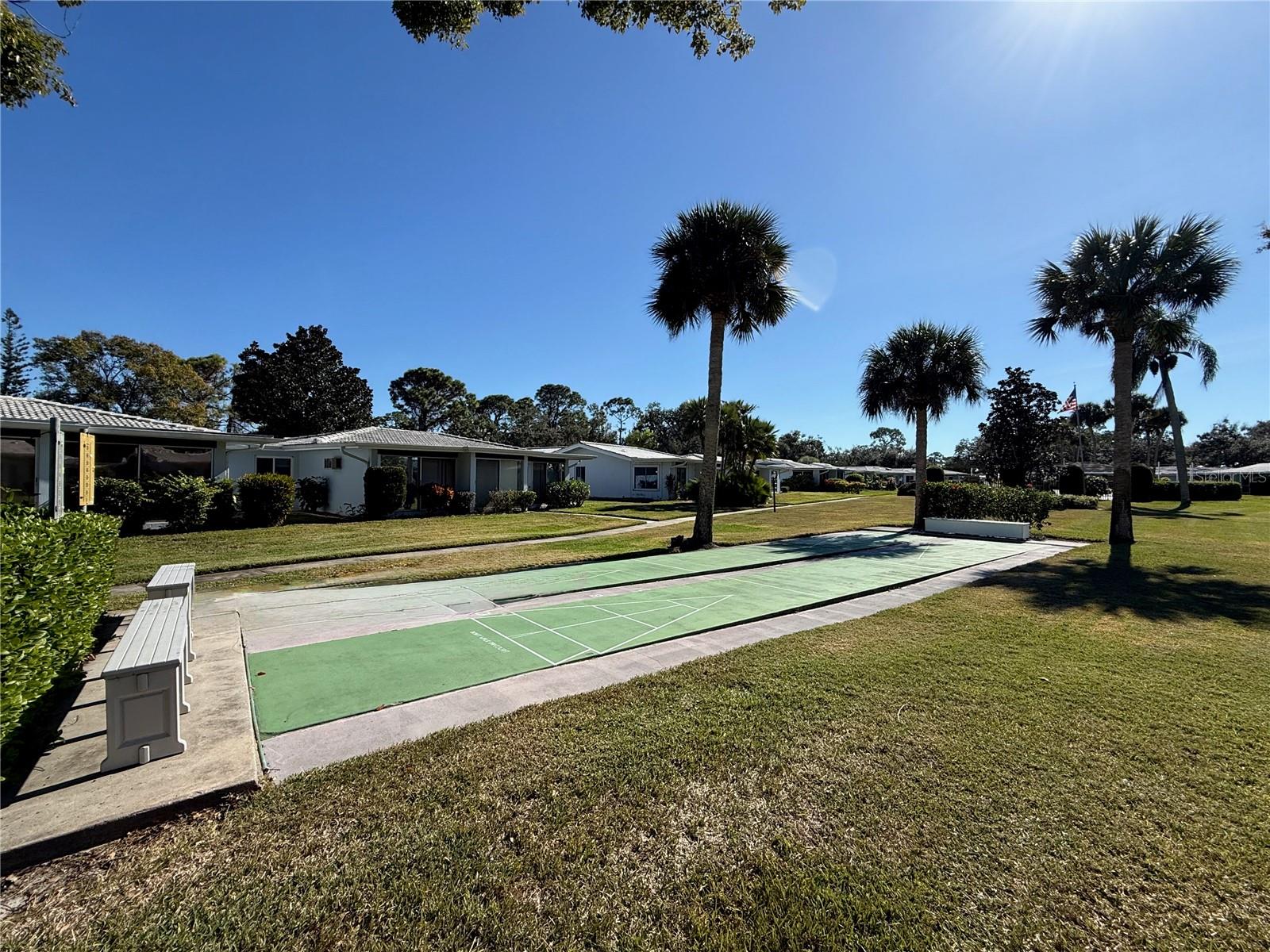 VILLAGE GREEN FOREST LAKE 14 - Residential