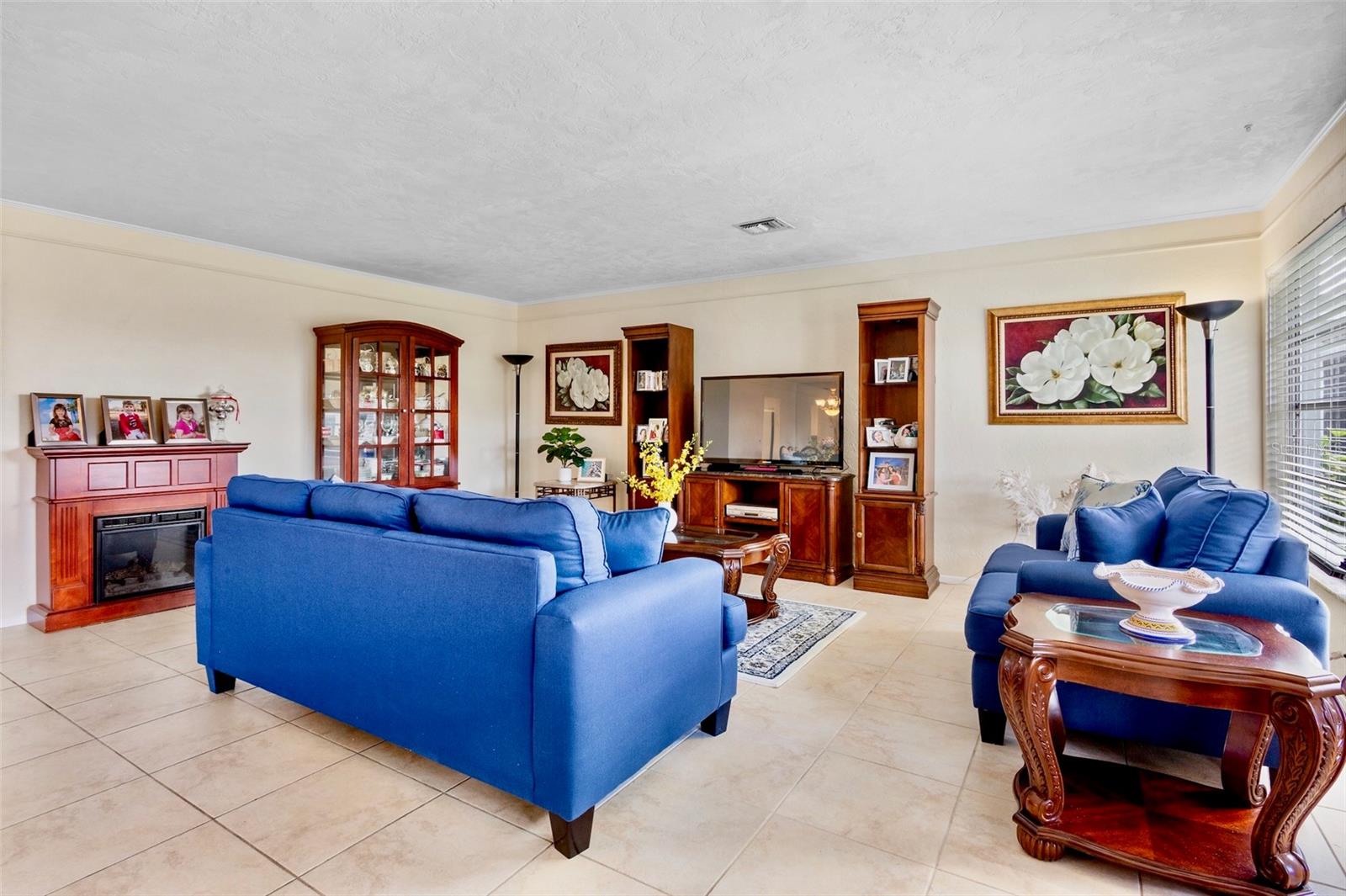 VILLAGE GREEN FOREST LAKE 14 - Residential