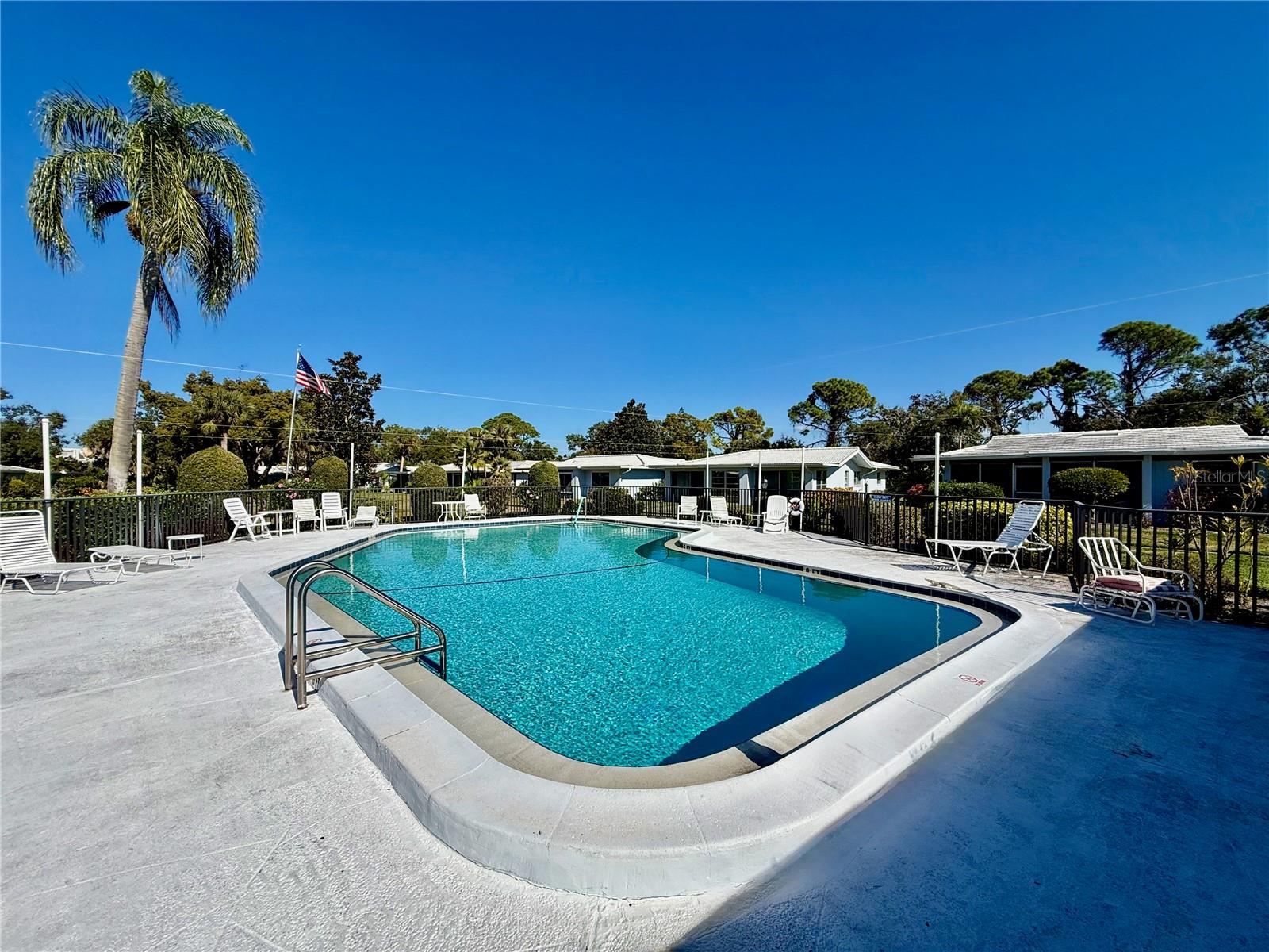 VILLAGE GREEN FOREST LAKE 14 - Residential