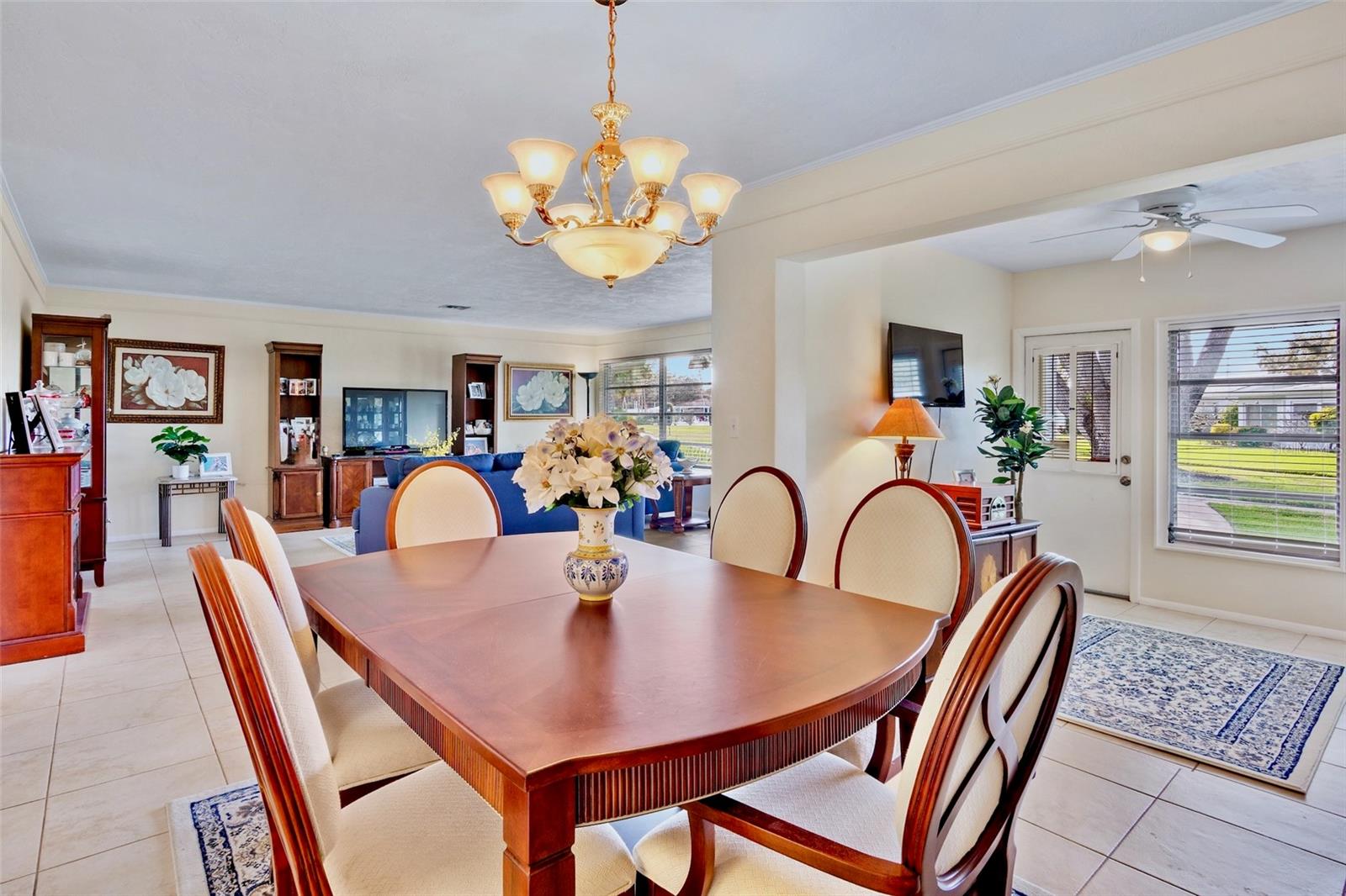 VILLAGE GREEN FOREST LAKE 14 - Residential