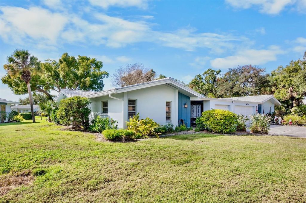 Photo of 1312 Stafford Lane #1427, Sarasota, FL 34232 (MLS # A4676941)