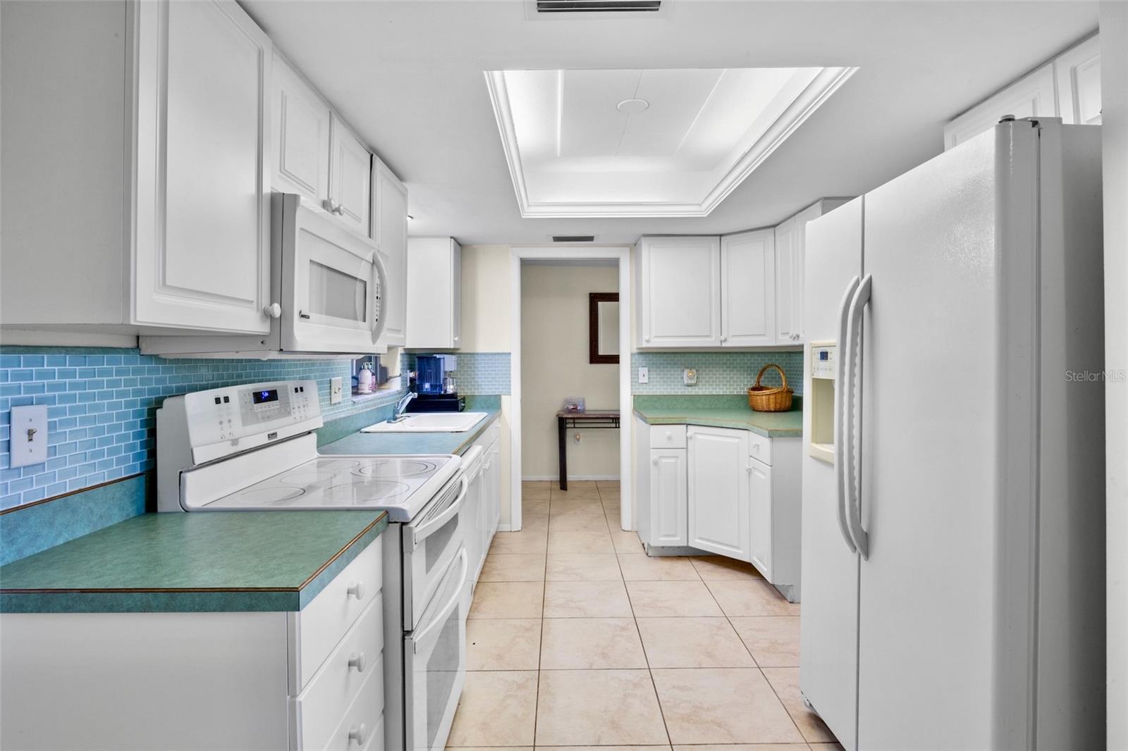 VILLAGE GREEN FOREST LAKE 14 - Residential