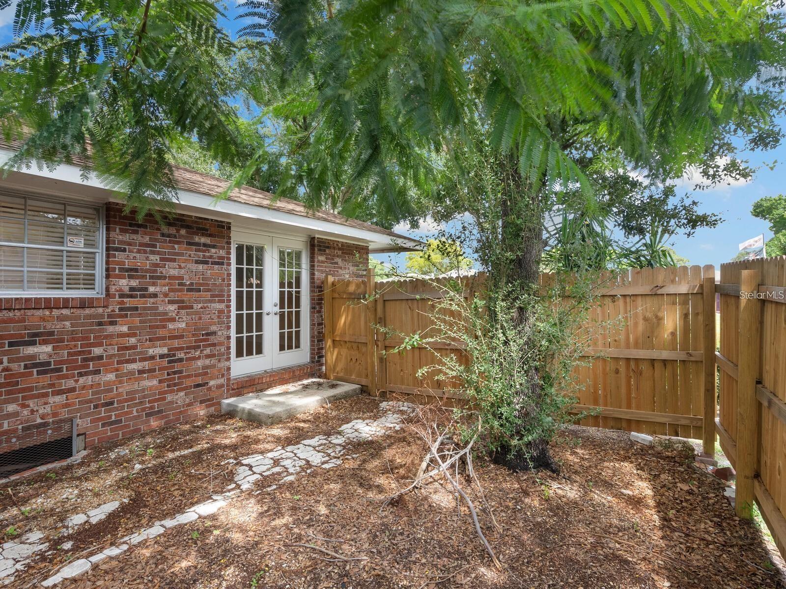 PHILLIPPI GARDENS - Residential Lease