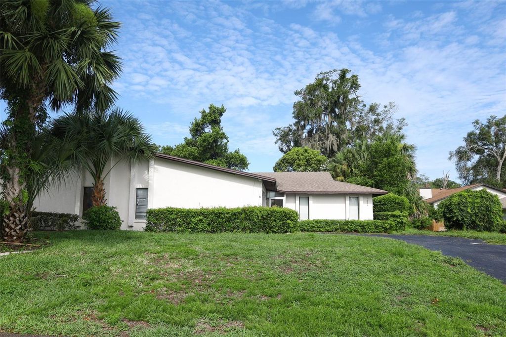 Photo of 1064 Old Magnolia Cove Drive, Apopka, FL 32712 (MLS # O6419618)