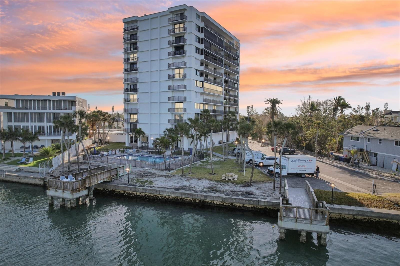 4822 OCEAN BOULEVARD 11E