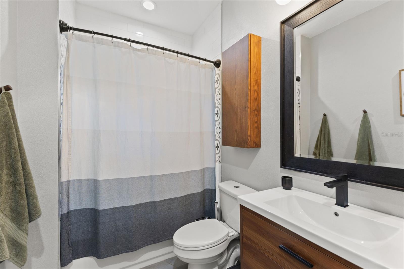 RIVERBEND MANOR - Residential