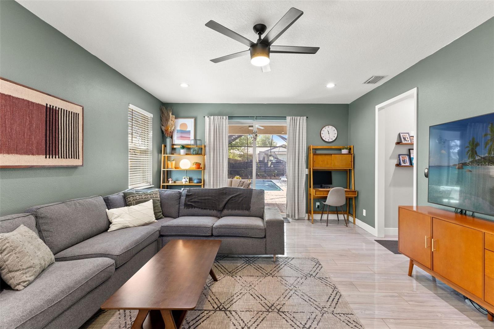 RIVERBEND MANOR - Residential