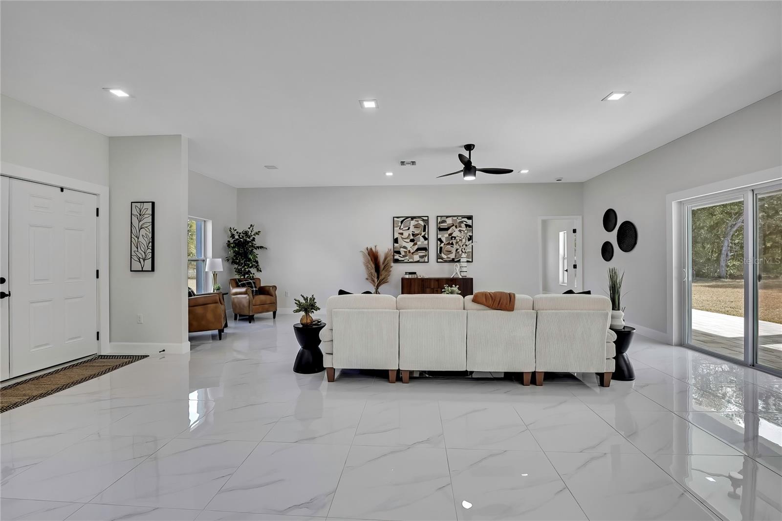 ROYAL HIGHLAND - Residential