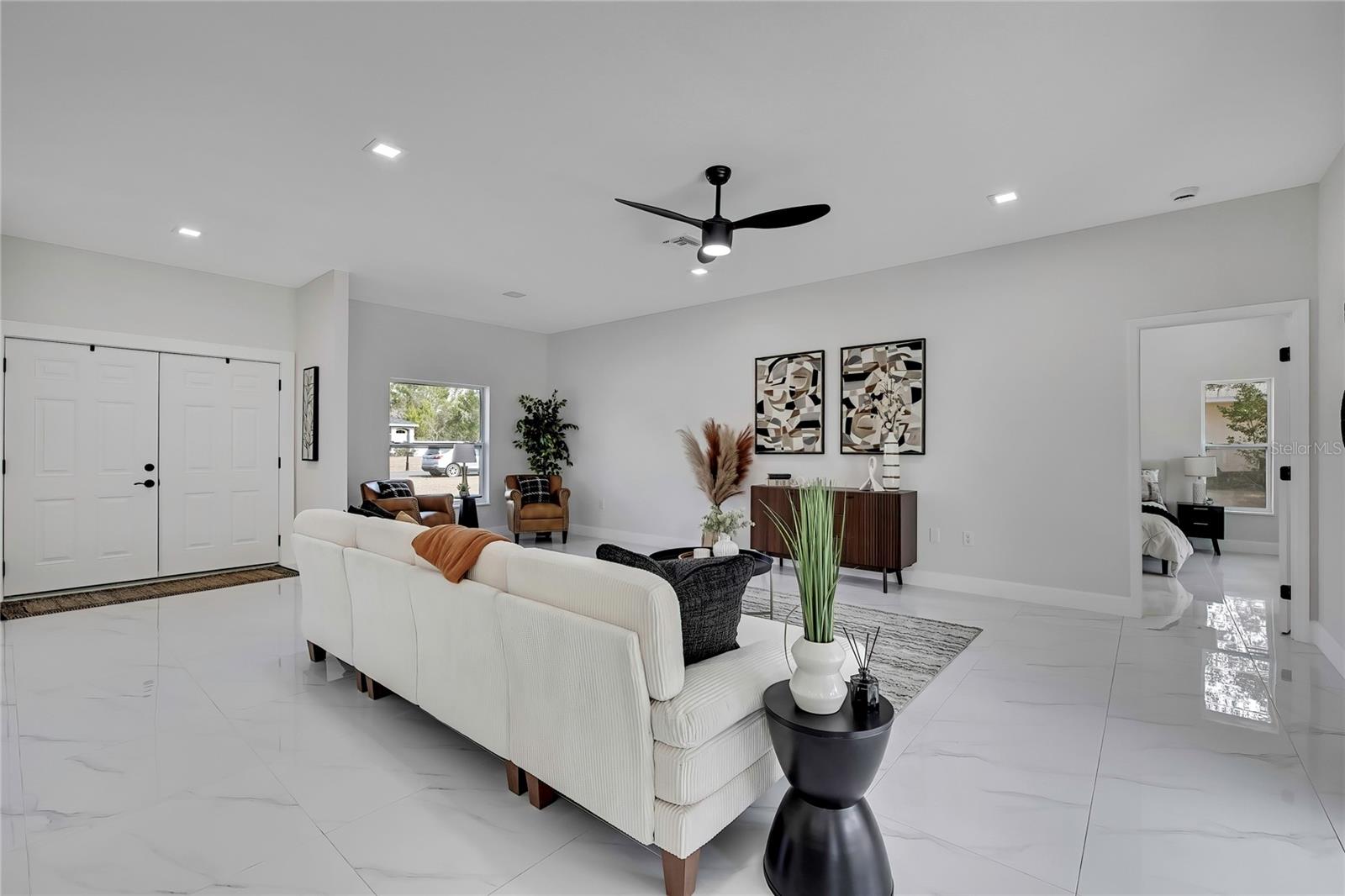 ROYAL HIGHLAND - Residential