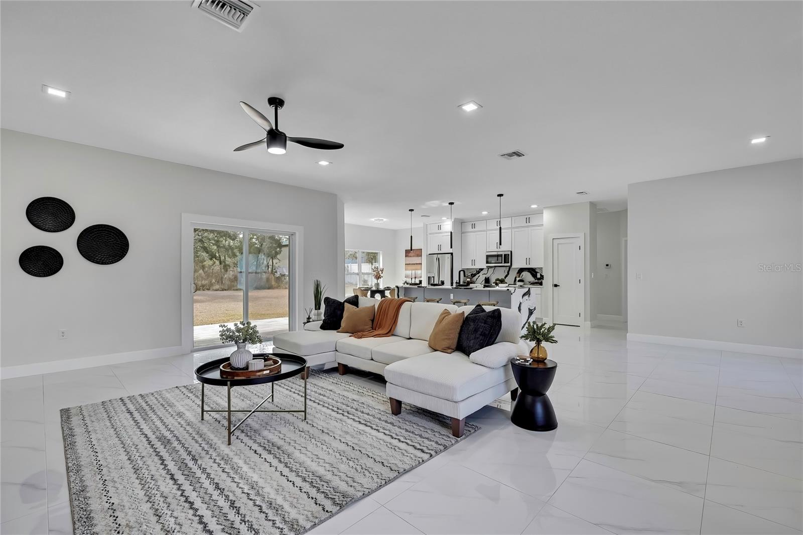 ROYAL HIGHLAND - Residential